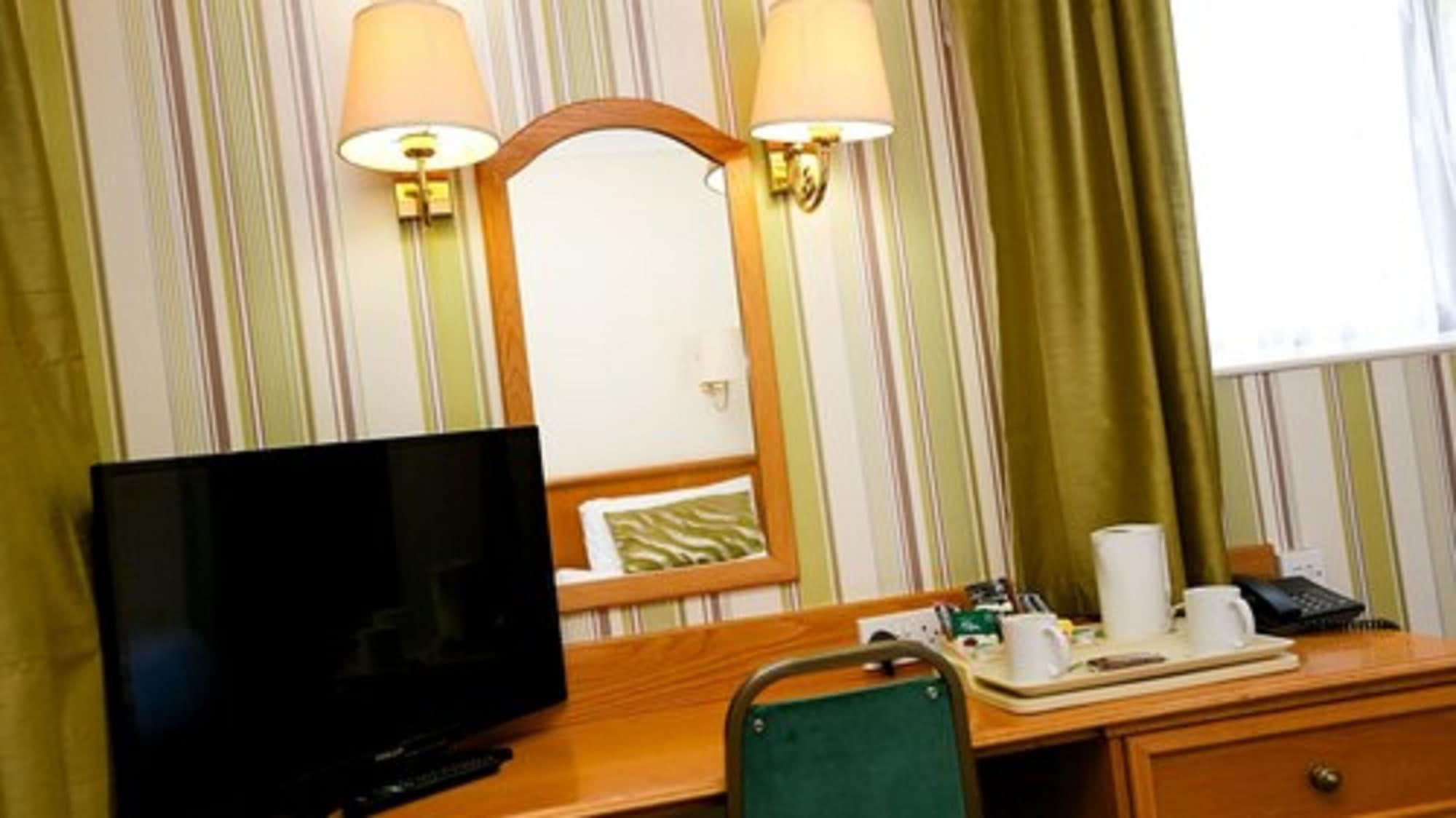 Fairways Lodge & Leisure Club 프레스트위치 외부 사진